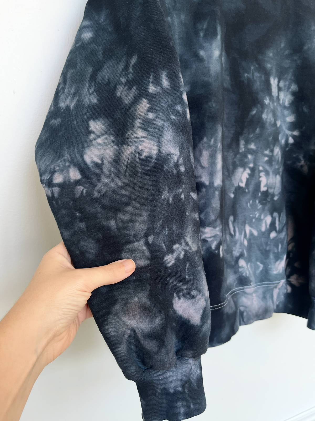 Black Tie Dye Sweatshirt